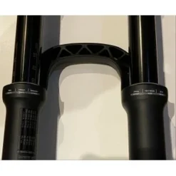 Rock-shox Fourche ROCKSHOX Lyrik RC2 DebonAir 27.5" 170mm Boost 15x110mm Charger 2 -PERIPHERIQUES Soldes Magasin fourche rockshox lyrik rc2 debonair 275 170mm boost 15x110mm charger 2 3