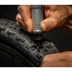 Stan's NoTubes Kit De Réparation STAN'S NO TUBES DART Dual Action Repair Tubeless -PERIPHERIQUES Soldes Magasin kit de reparation stan s no tubes dart dual action repair tubeless 2